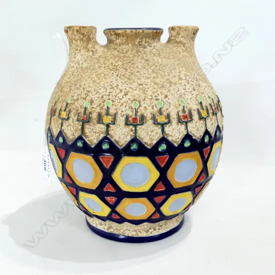 3 SPOUTED AMPHORA VASE H200MM