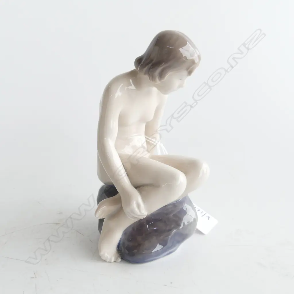 COPENHAGEN FIGURE GIRL ON ROCK H140MM Image 1++