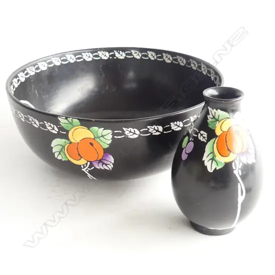 SHELLEY ART NOUVEAU LG BOWL (DIA 215mm) & VASE (H.125mm) BLACK WITH FRUIT PATTERN, C.1910'S