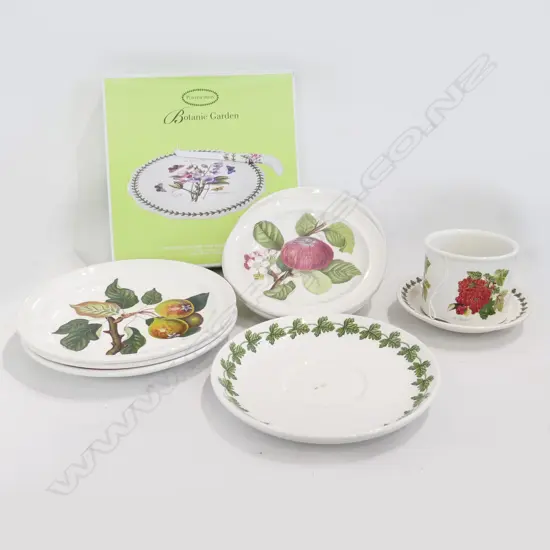 11 PCES PORTMEIRION POMONA; BOXED CAKE PLATE 230mm dia, 8 PLATES (4 WORN), SAUCER & CONTAINER