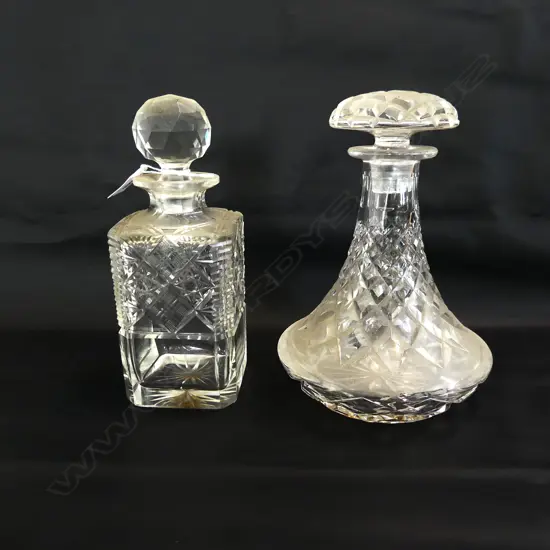2 CRYSTAL DECANTERS H220MM