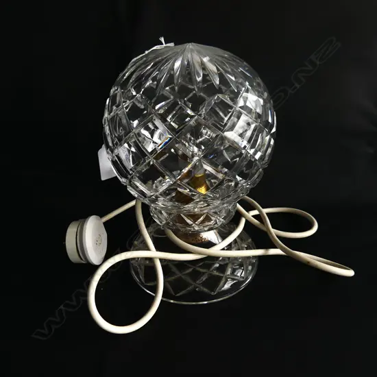VINTAGE CUT CRYSTAL TABLE LAMP, H. 230mm