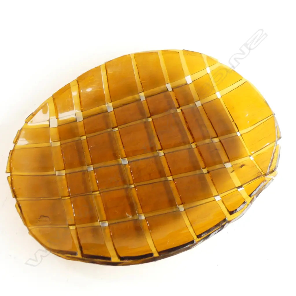 LATTICED GLASS PLATTER 330x400mm Image 1++