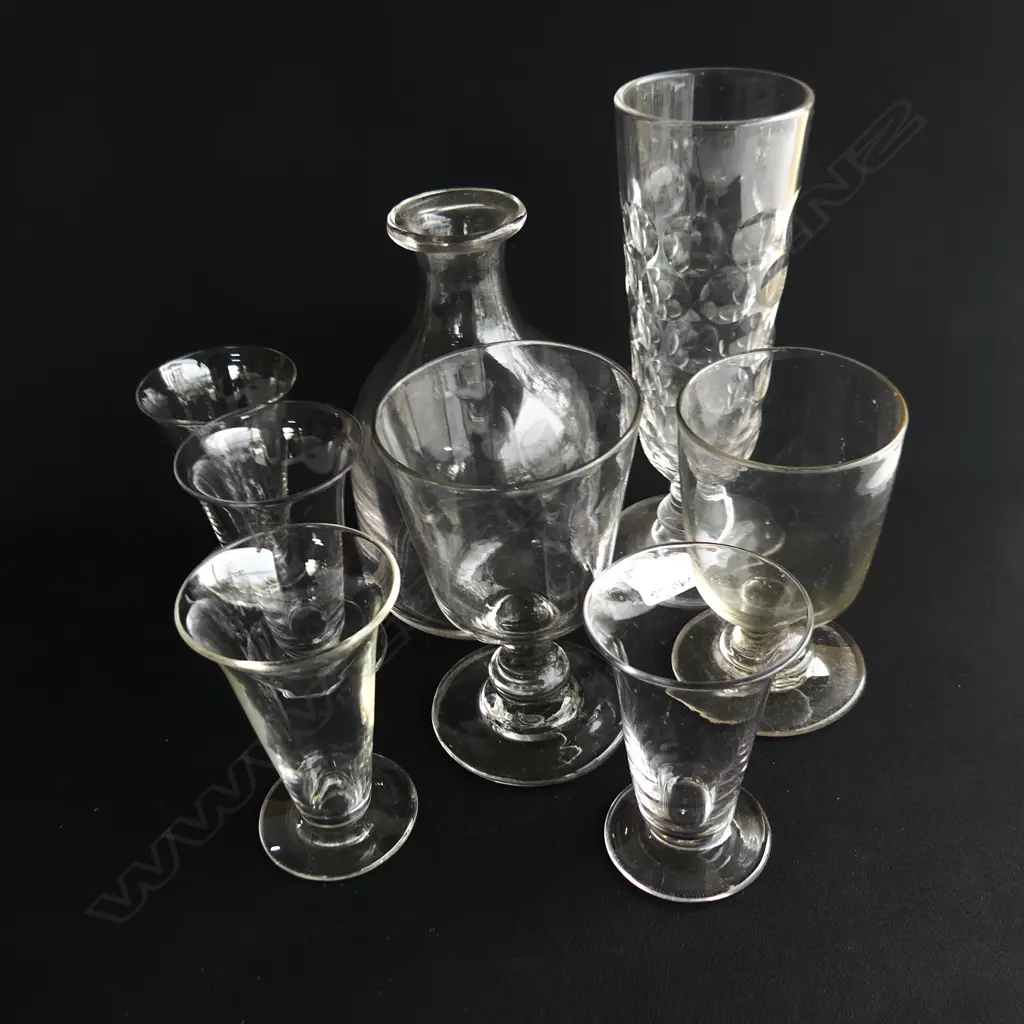 8 PCES ANTIQUE GLASS; CELERY VASE H.205mm, CARAFE, 6 GLASSES Image 1++