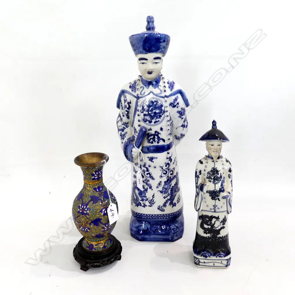 2 ORIENTAL B/W FIGURES H.445mm + CLOISONNE VASE ON STAND H.210mm Image 1++
