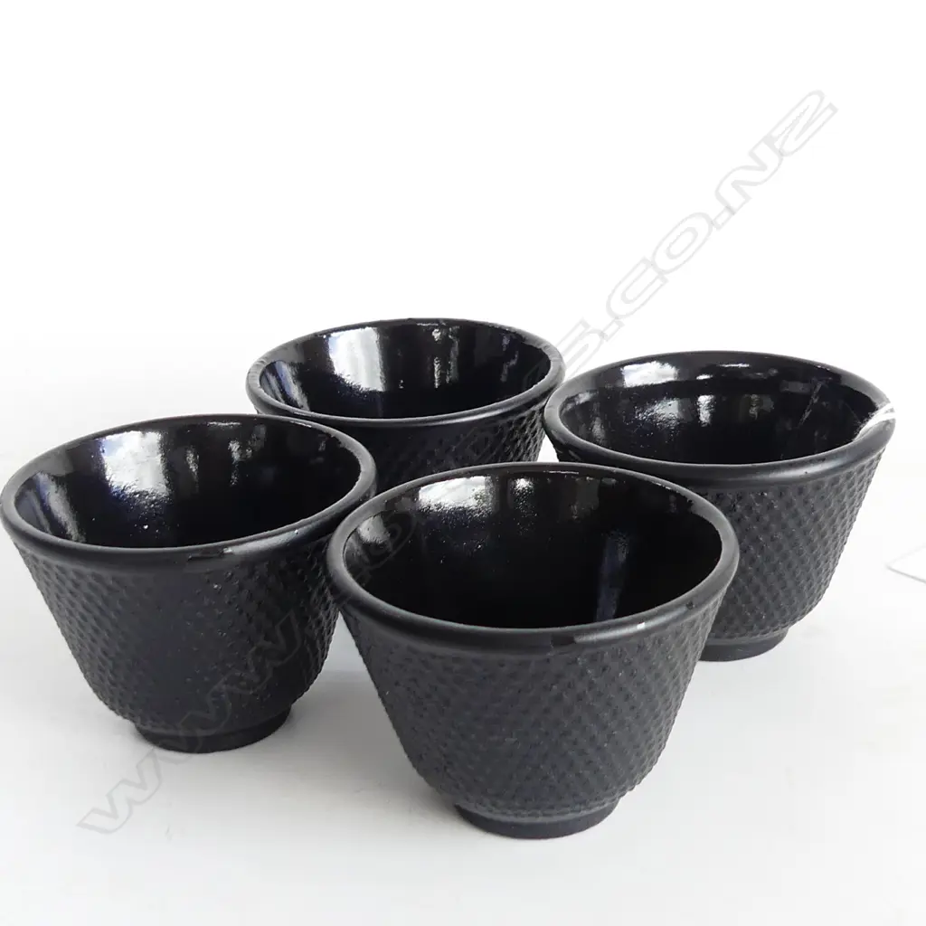 4 JAPANESE IRON TEA CUPS, DIA 65MM Image 1++