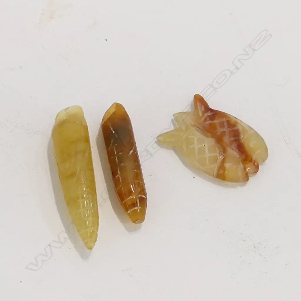 3 CARVED JADE PENDANTS  Image 1++