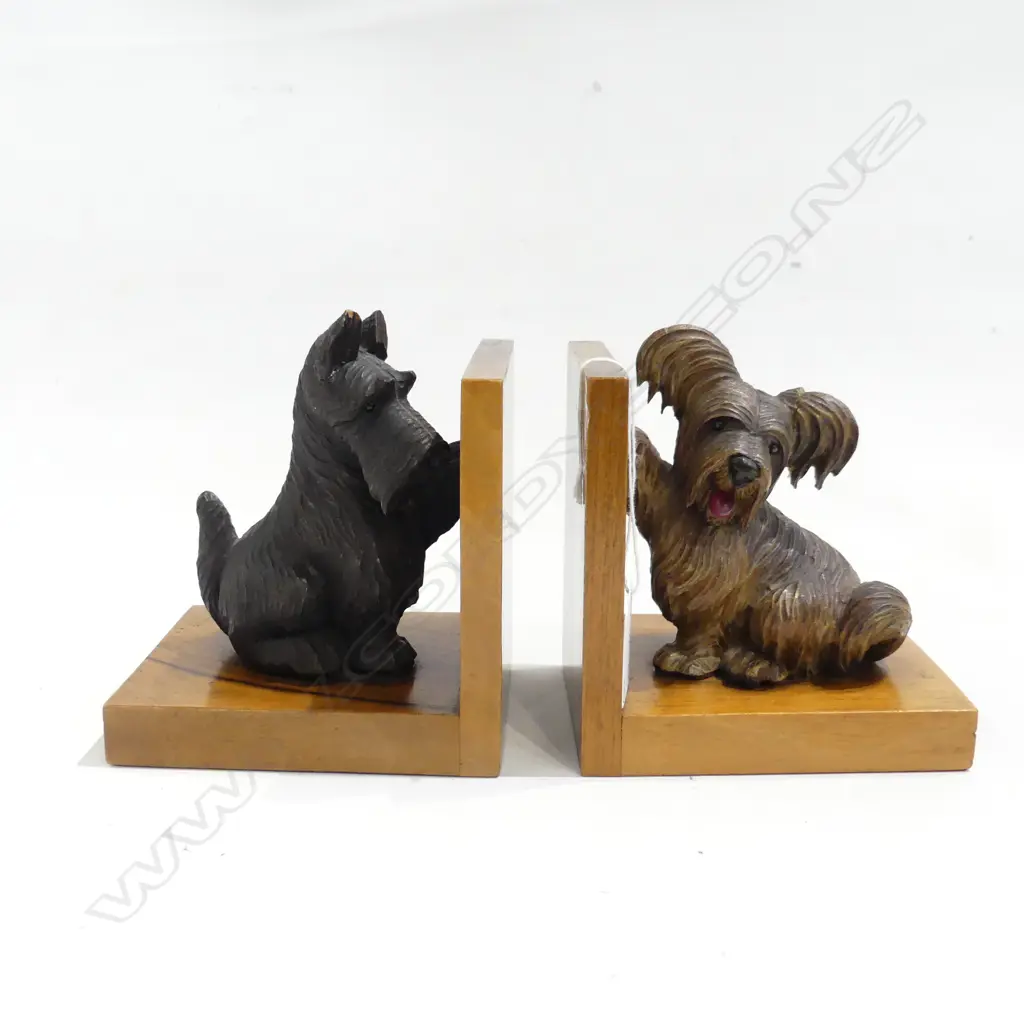 PR WOODEN BOOKENDS W CARVED SCOTTIE DOGS Image 1++