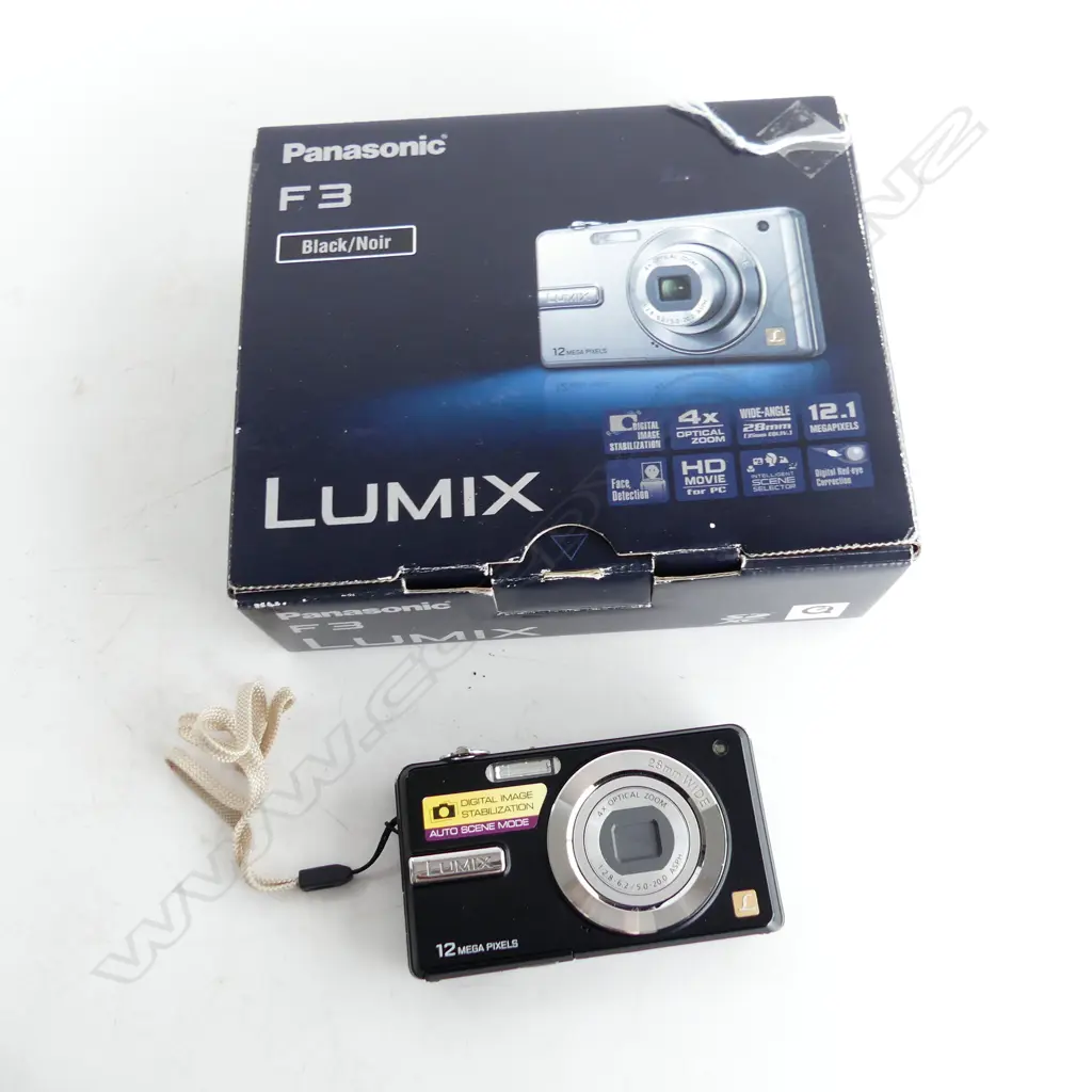 PANASONIC LUMIX 12 MEGAPIXEL OPTICAL ZOOM  CAMERA, IN BOX Image 1++
