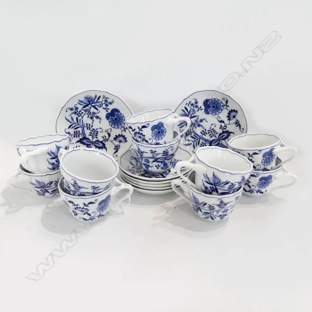 17 PCES BLUE DANUBE; 10 CUPS + 7 PLATES Image 1++