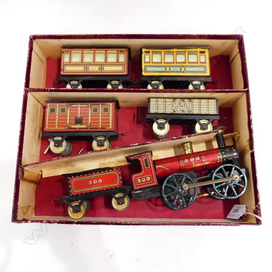 GERMAN EARLY 1900s CLOCKWORK TOY FLOOR TRAIN w. KEY (WORKING) 6 PCES IN ORIG. BOX