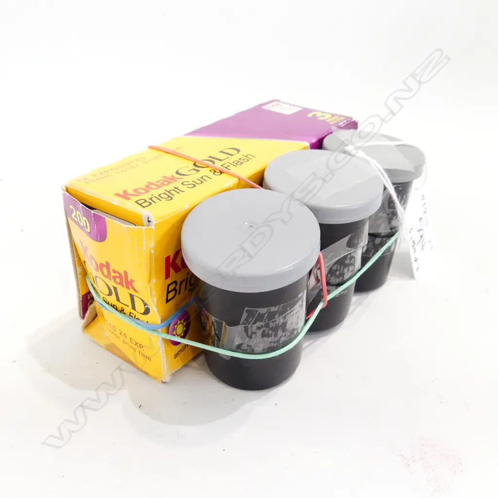 6 ROLLS OF KODAK GOLD 200 35MM FILM, (1 SET OF 3 BOXED + 3 LOOSE) Image 1++