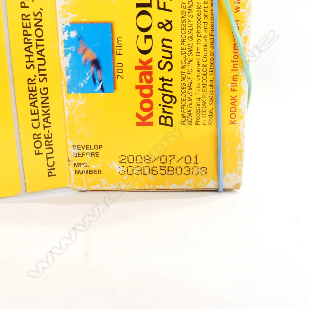6 ROLLS OF KODAK GOLD 200 35MM FILM, (1 SET OF 3 BOXED + 3 LOOSE) Image 1++