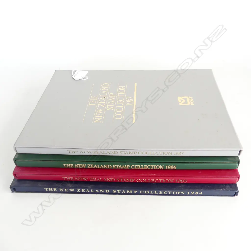 4 NZ  'STAMP COLLECTION' YEAR BOOKS 1984 to 1987 Image 1++