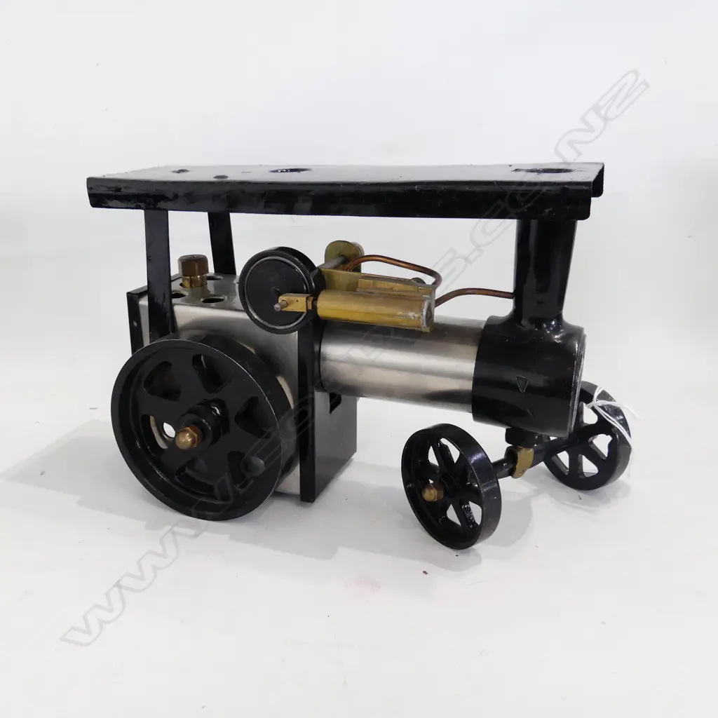 TRACTION STEAM ENGINE  L230MM Image 1++