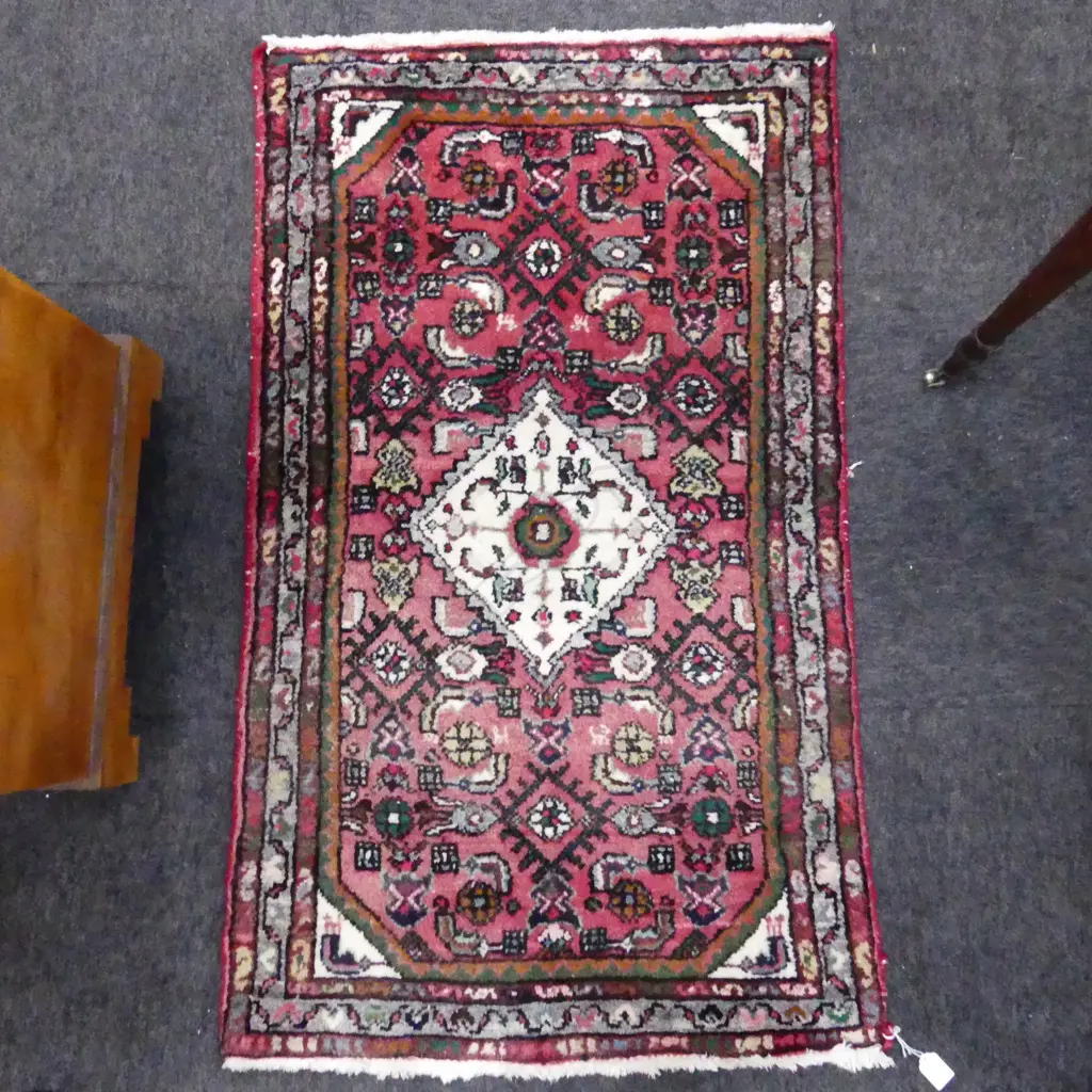 SMALL HAND KNOTTED WOOL PILE RUG 1150x690mm Image 1++