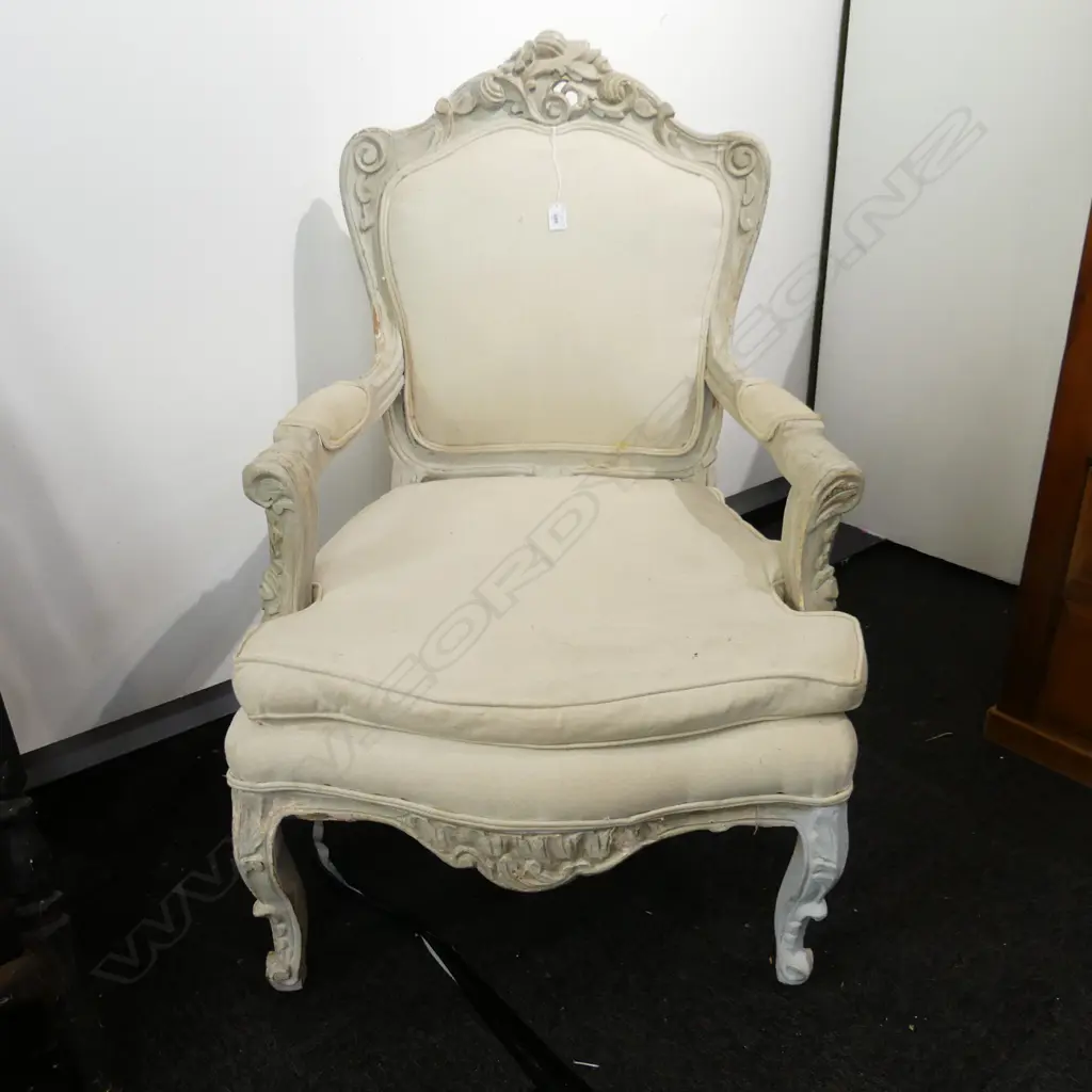 FRENCH STYLE ARMCHAIR Image 1++