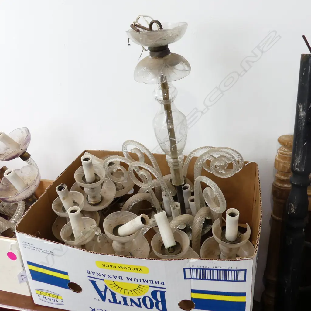 3 BOXES CRYSTAL CHANDELIERS - FAULTS Image 1++