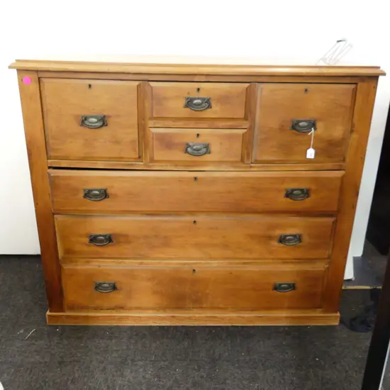 CHEST OF DRAWERS