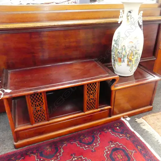 QUALITY JAPANESE LOW VASE DISPLAY CABINET W.1216mm. Dark stained rosewood?