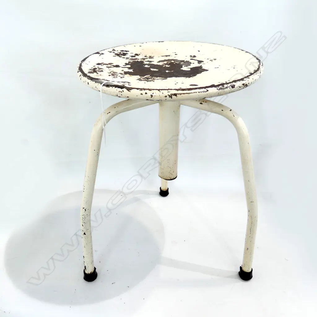 VINTAGE WHITE PAINTED INDUSTRIAL METAL STOOL H.500mm Image 1++