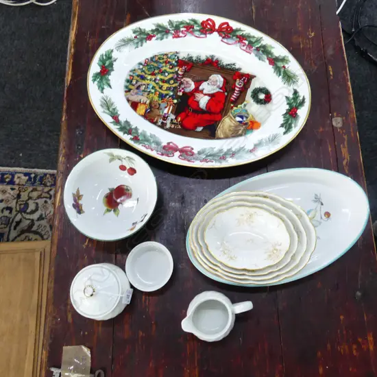 LG OVAL FRANKLIN MINT XMAS PLATTER 315x425mm, 2 R. WORCESTER DISHES, 4 GRADUATING R. DERBY DISHES W.205mm, 3 OTHER