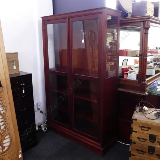 LG GLAZED CABINET 1065x355x1700mm