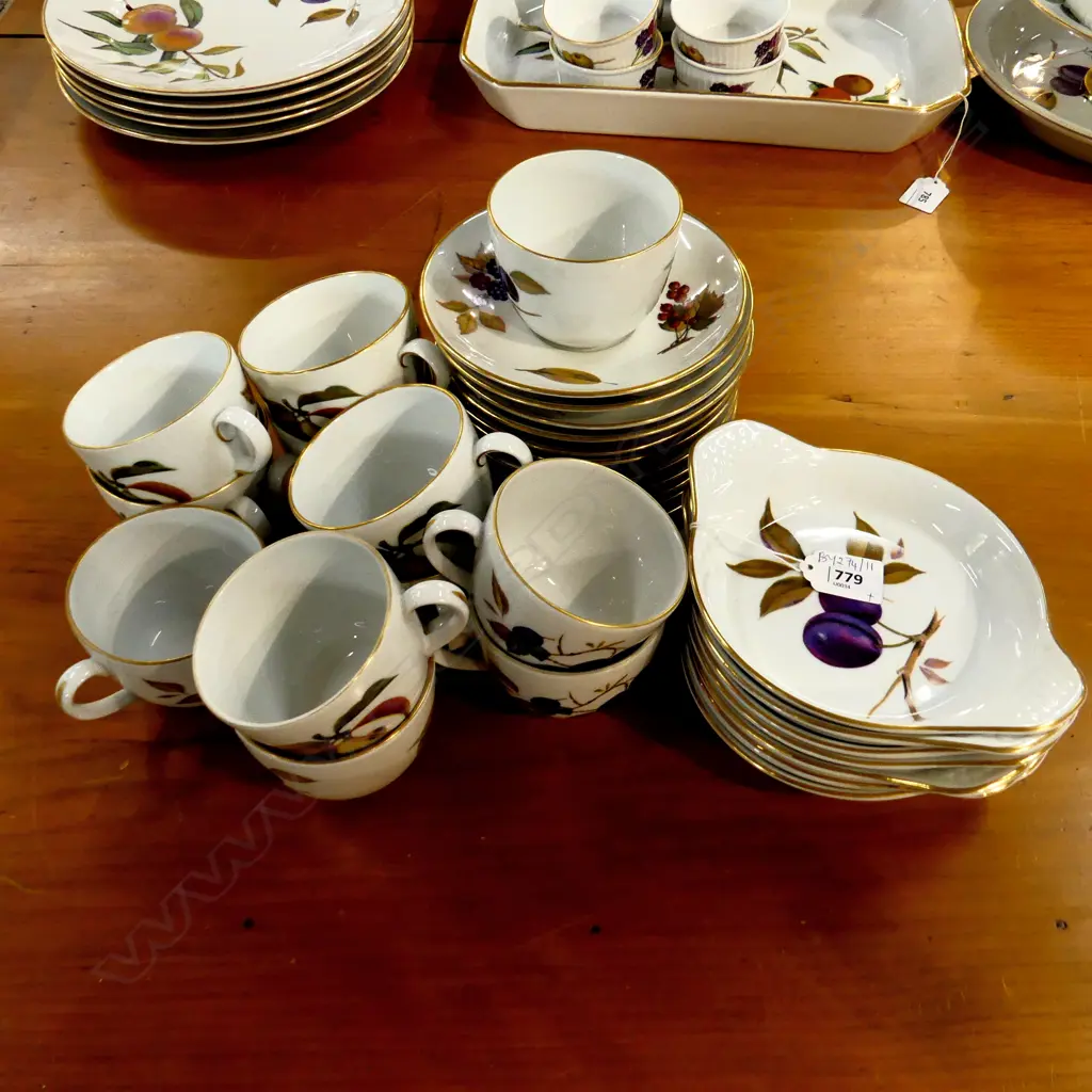 7 ROYAL WORCESTER EVESHAM BAKING DISHES 150mm dia Image 1++