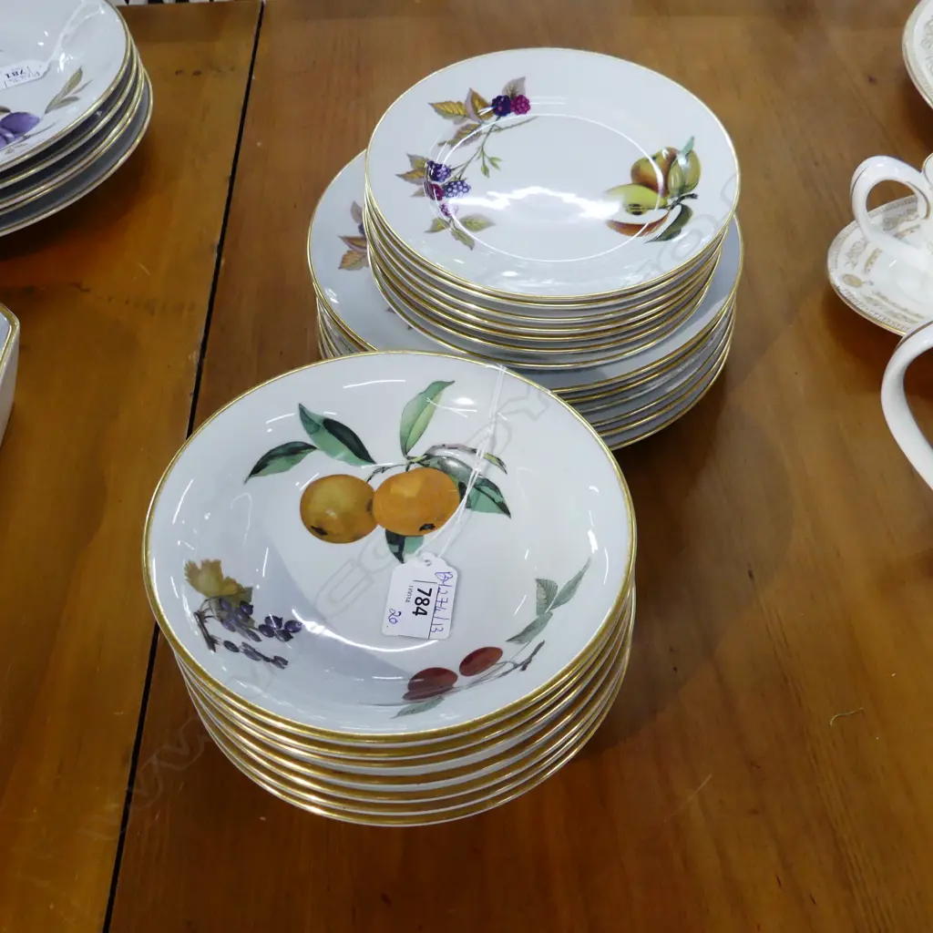 20 PCES ROYAL WORCESTER EVESHAM; 7 CEREAL BOWLS, 7 SMALL SIDE PLATES, 6 LARGE SIDE PLATES 210mm dia Image 1++
