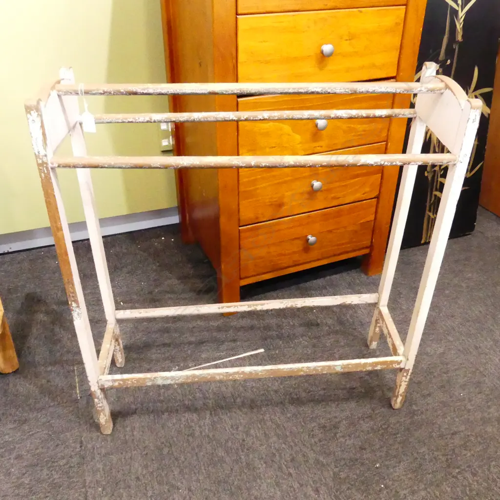 VINTAGE PAINTED WOODEN TOWEL RAIL W.715mm Image 1++