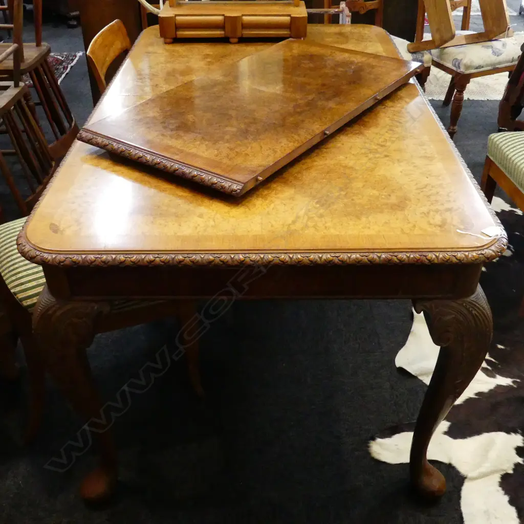 BURR WALNUT DINING TABLE w. 1 LEAF 1975x915x760mm Image 1++