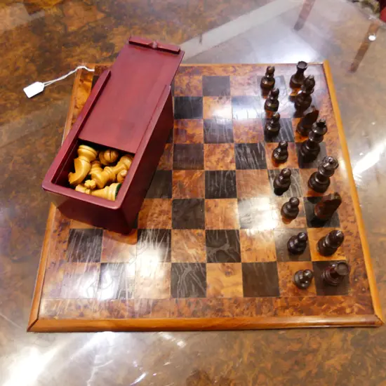 WOODEN BURR CHESS BOARD & PCES  490x490mm