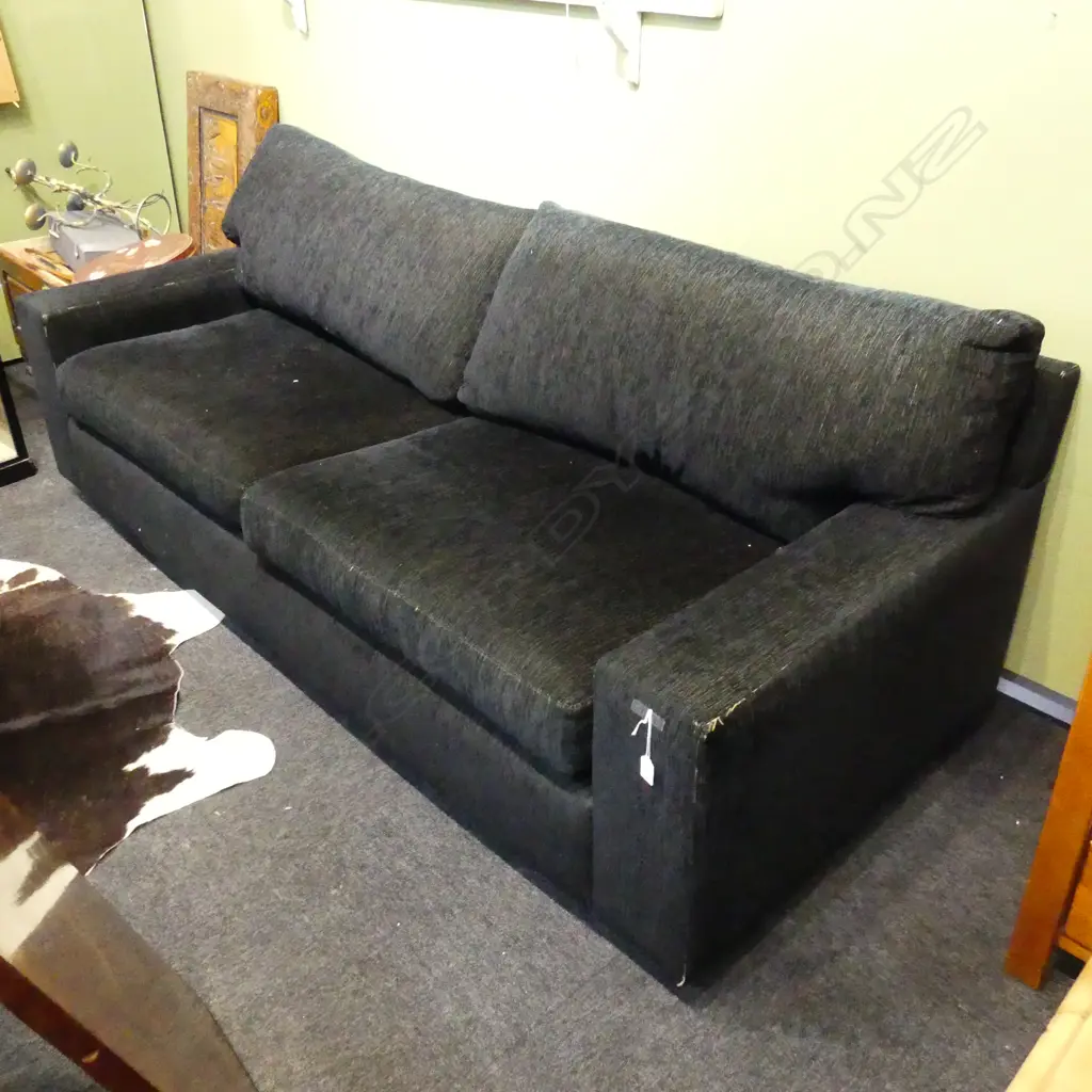 LG CONTEMPORARAY 3 SEATER SOFA 2100x880x700mm Image 1++