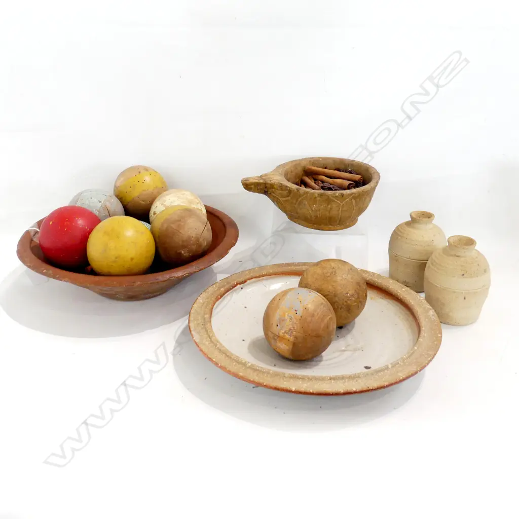 2 LG POTTERY BOWLS (1 A LID)  320mm dia, 8 BALLS, 2 LIDDED POTS, POTPOURRI Image 1++