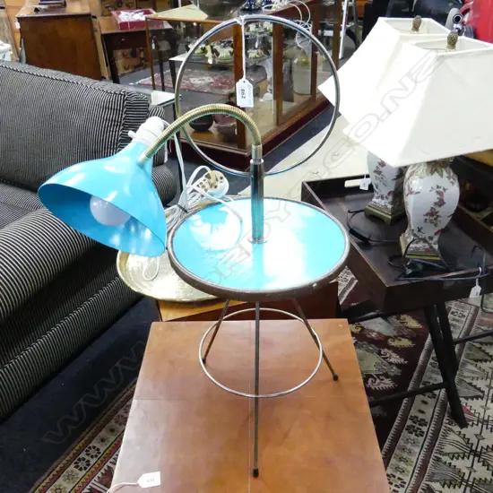 RETRO BLUE METAL SIDE TABLE W LAMP. H.710mm