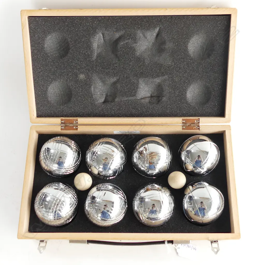 SET OF 8 BOULES, CASED Image 1++