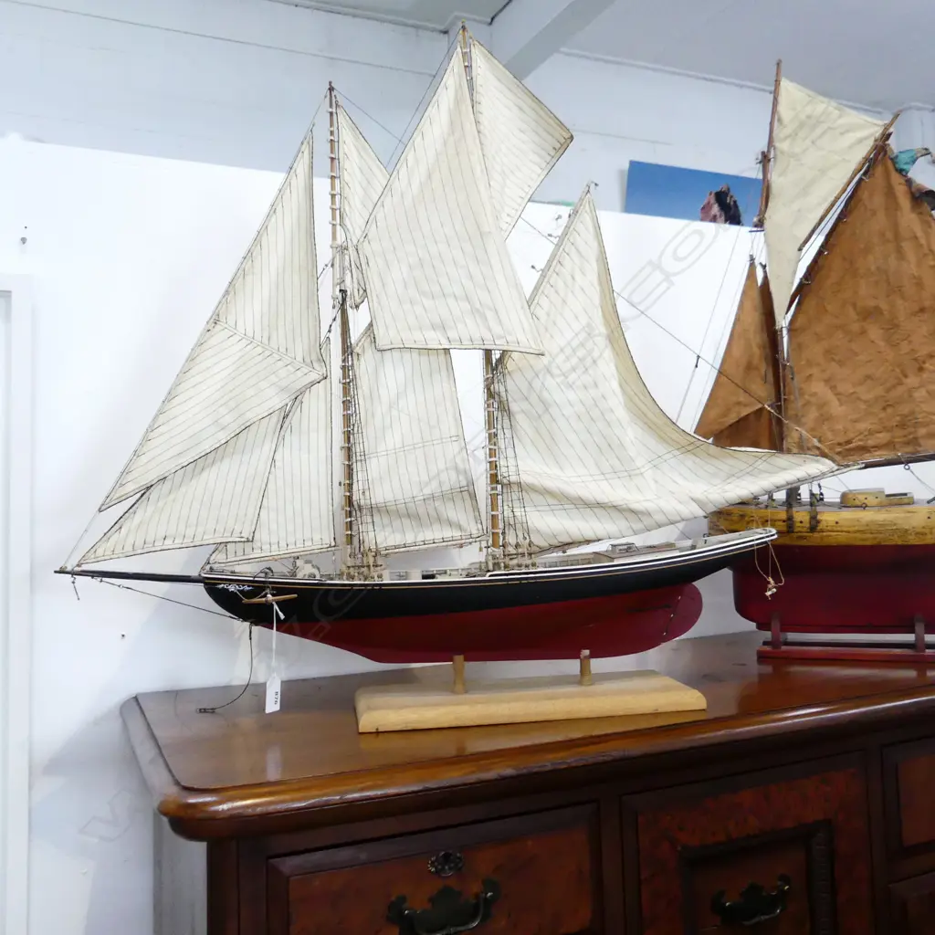 SAILBOAT MODEL H.725mm Image 1++