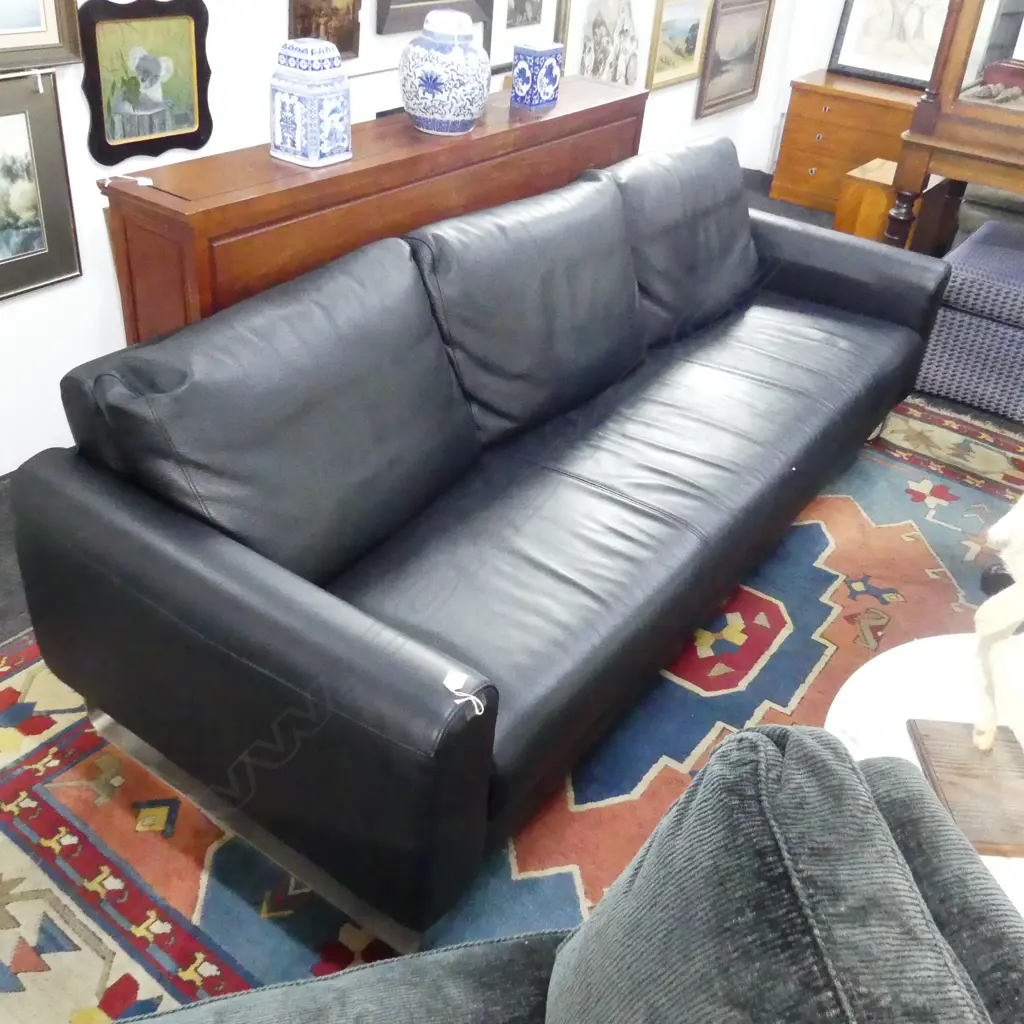 LG CONTEMPORARY 3 SEATER BLACK LEATHER SOFA 2400x900x800mm Image 1++