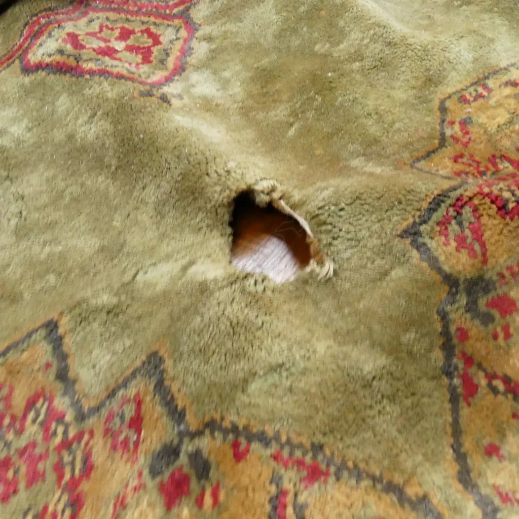 LG MACHINED RUG - FAULTS & HOLE Image 1++