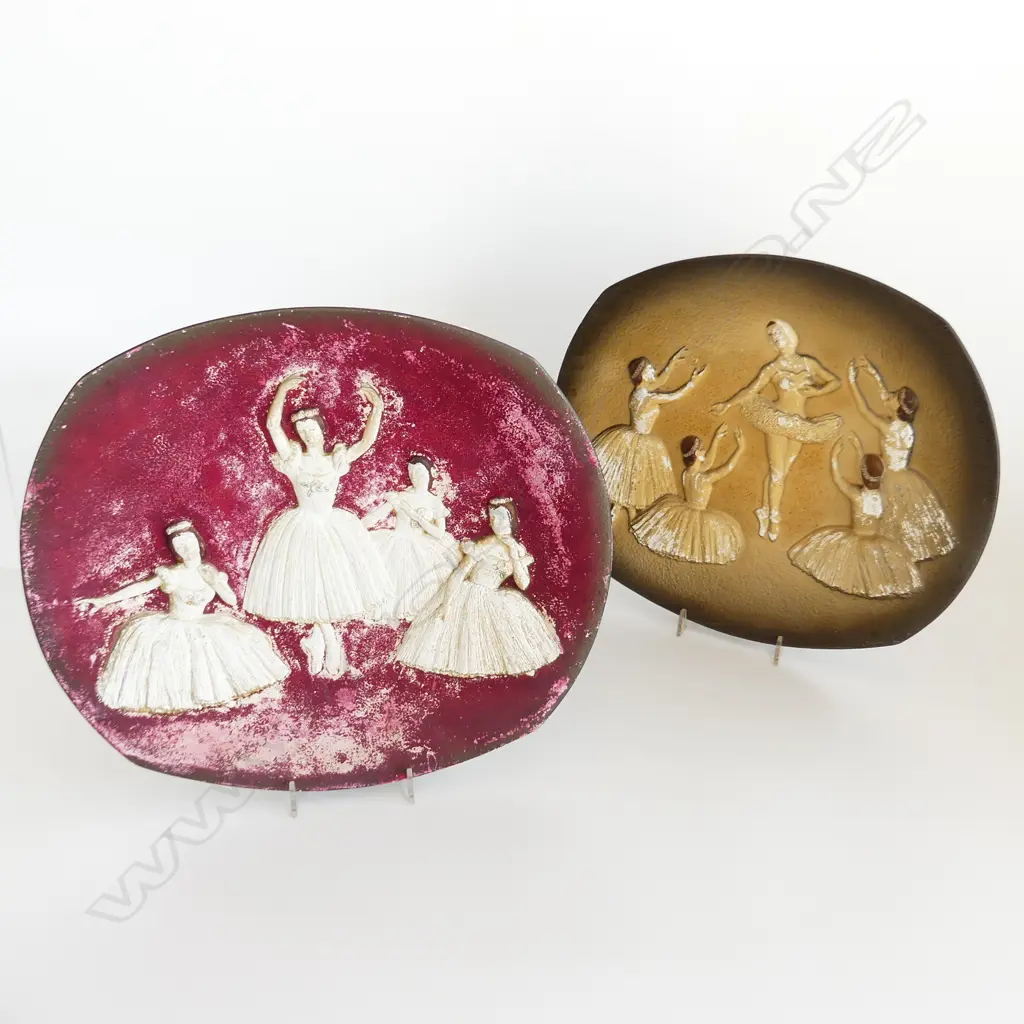 2 BOSSONS BALLERINA WALL PLAQUES 330 X 290mm Image 1++