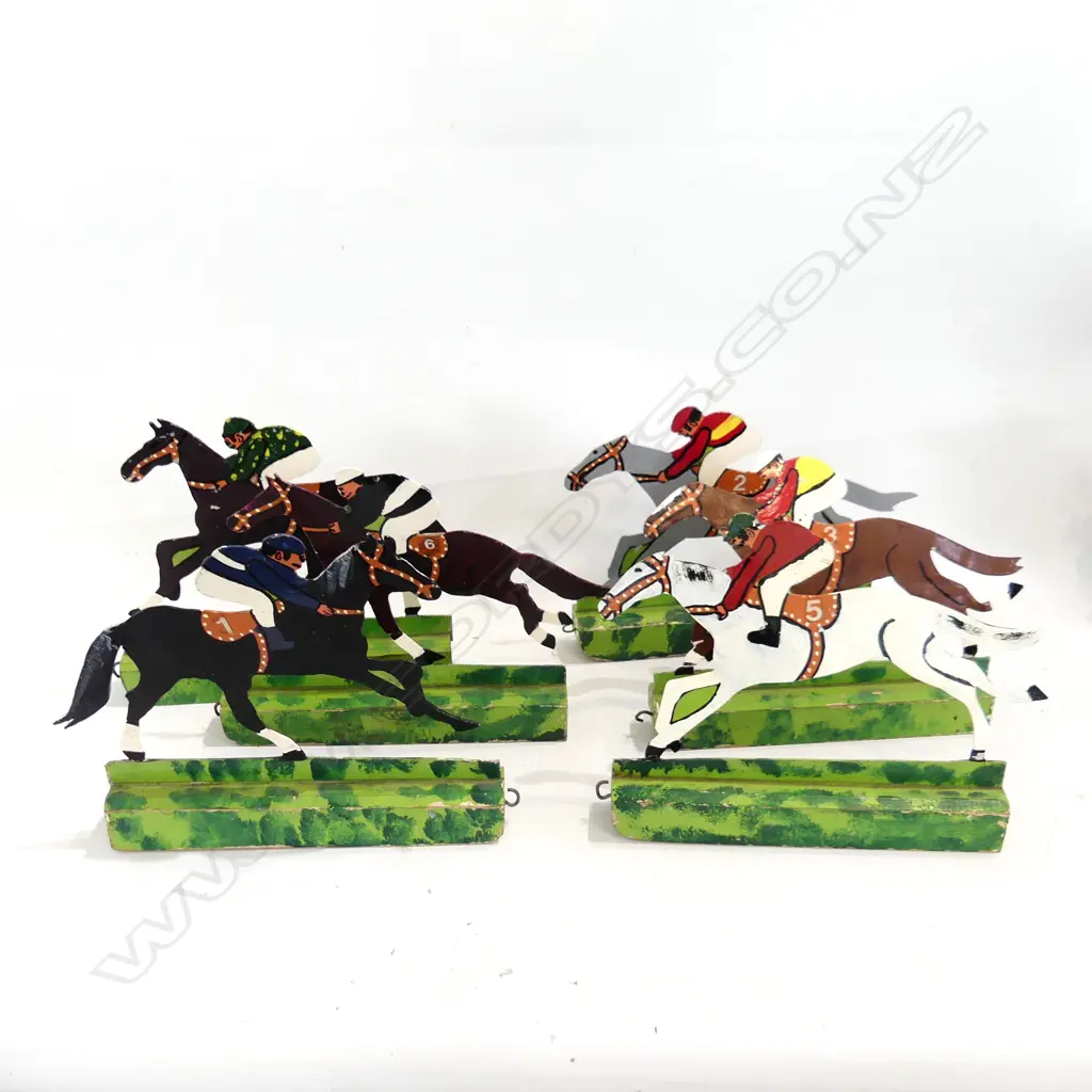 6 VINTAGE H/PAINTED TOY RACING HORSES L.270mm Image 1++
