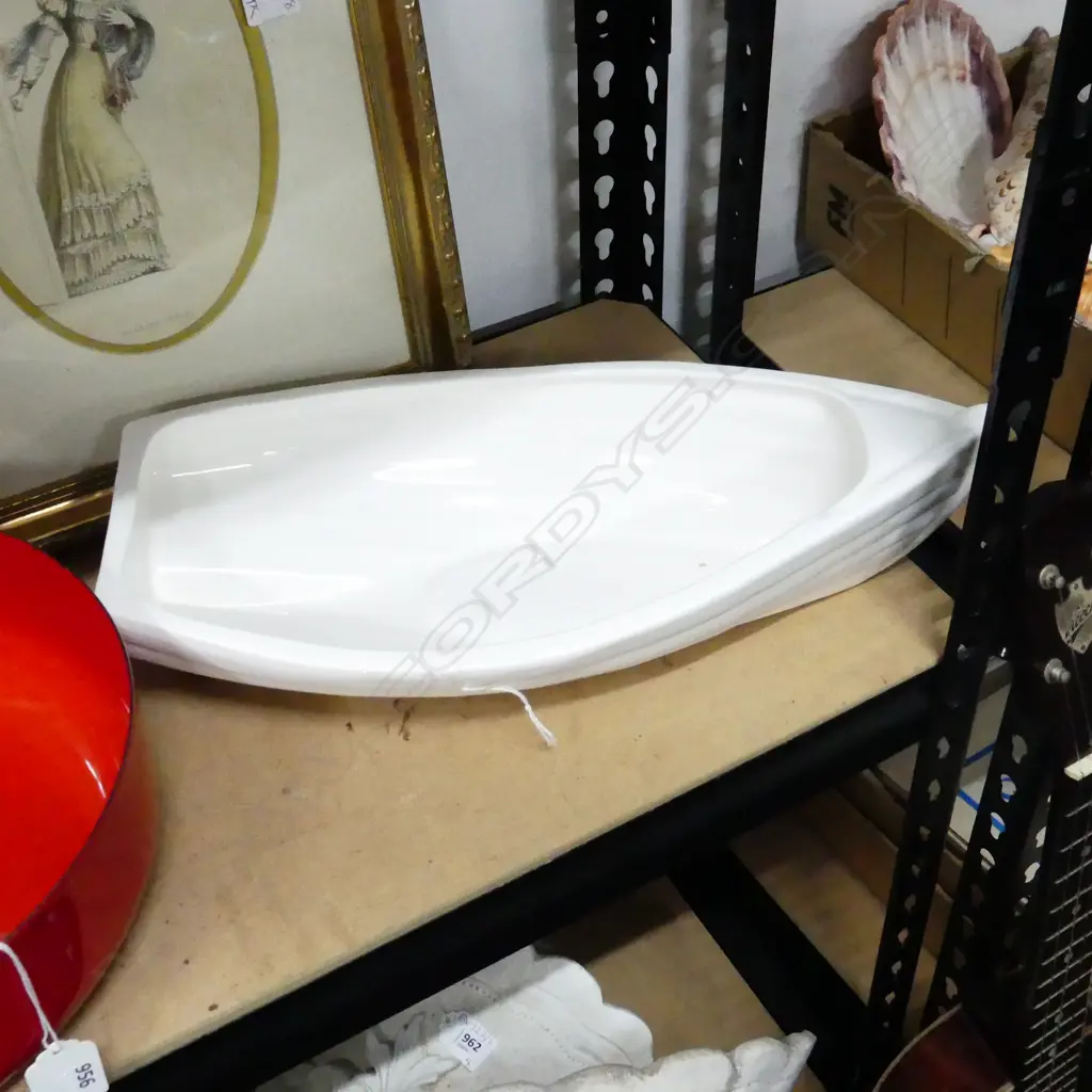 LARGE STUDIO CERAMICS NZ POTTERY DINGHY L. 380mm Image 1++