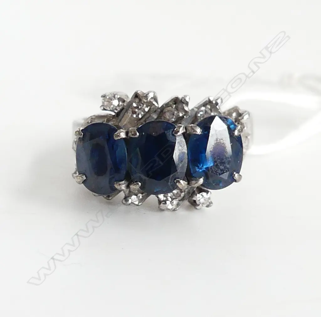 WHITE 9ct GOLD SAPPHIRE & DIAMOND RING 5.2gms Image 1++