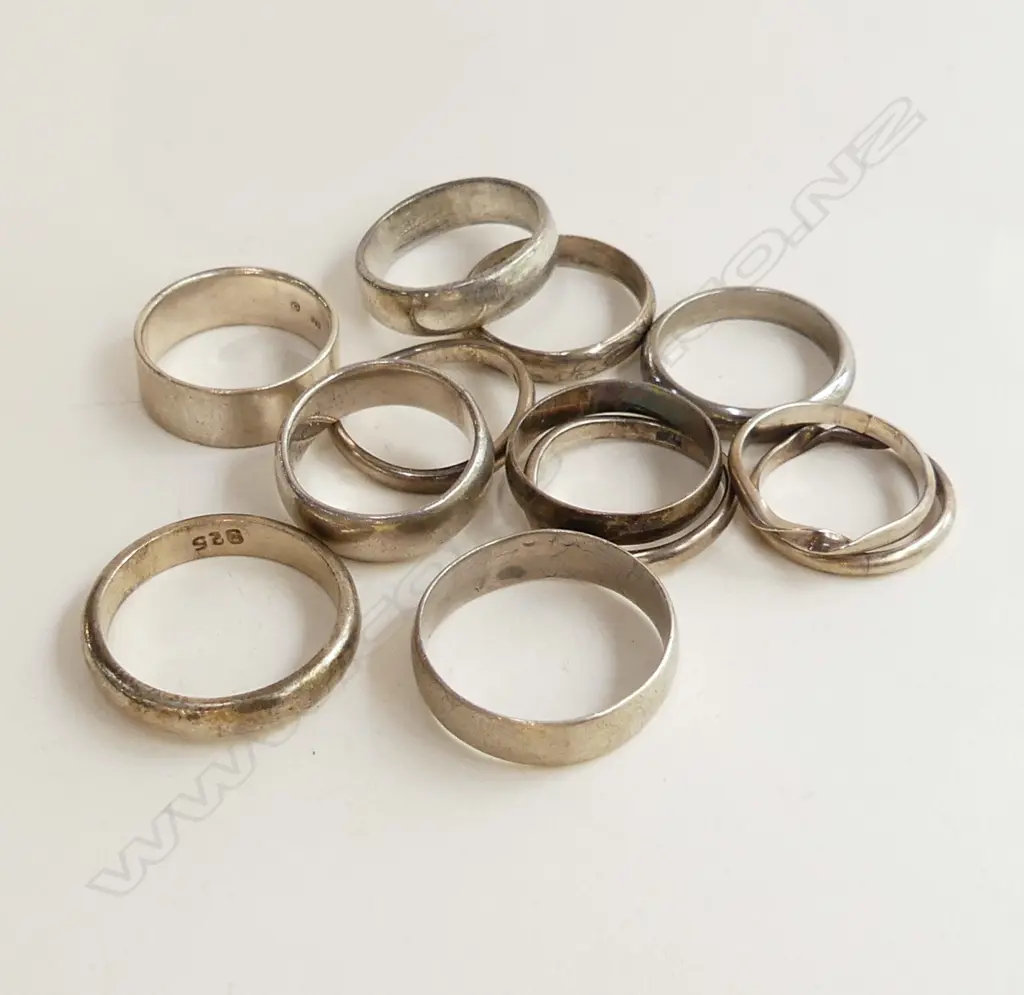 12 RINGS (MOSTLY STG) 40 GRAMS Image 1++