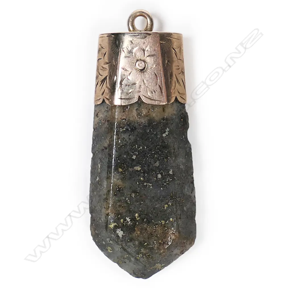 C1900 KOHN 9CT GOLD  & QUARTZ PENDANT some chipping to stone Image 1++