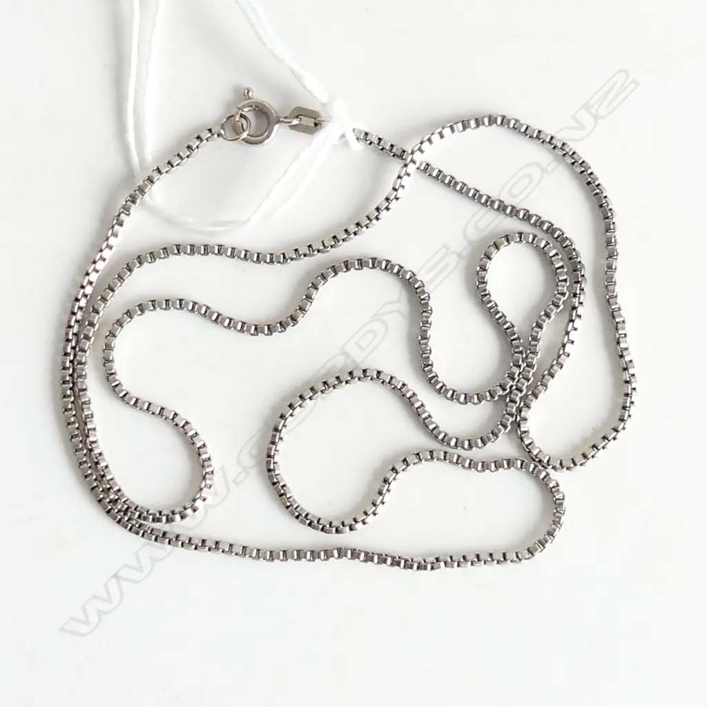 14ct WHITE GOLD FINE BOX LINK NECK CHAIN L.555mm 6.6gms Image 1++