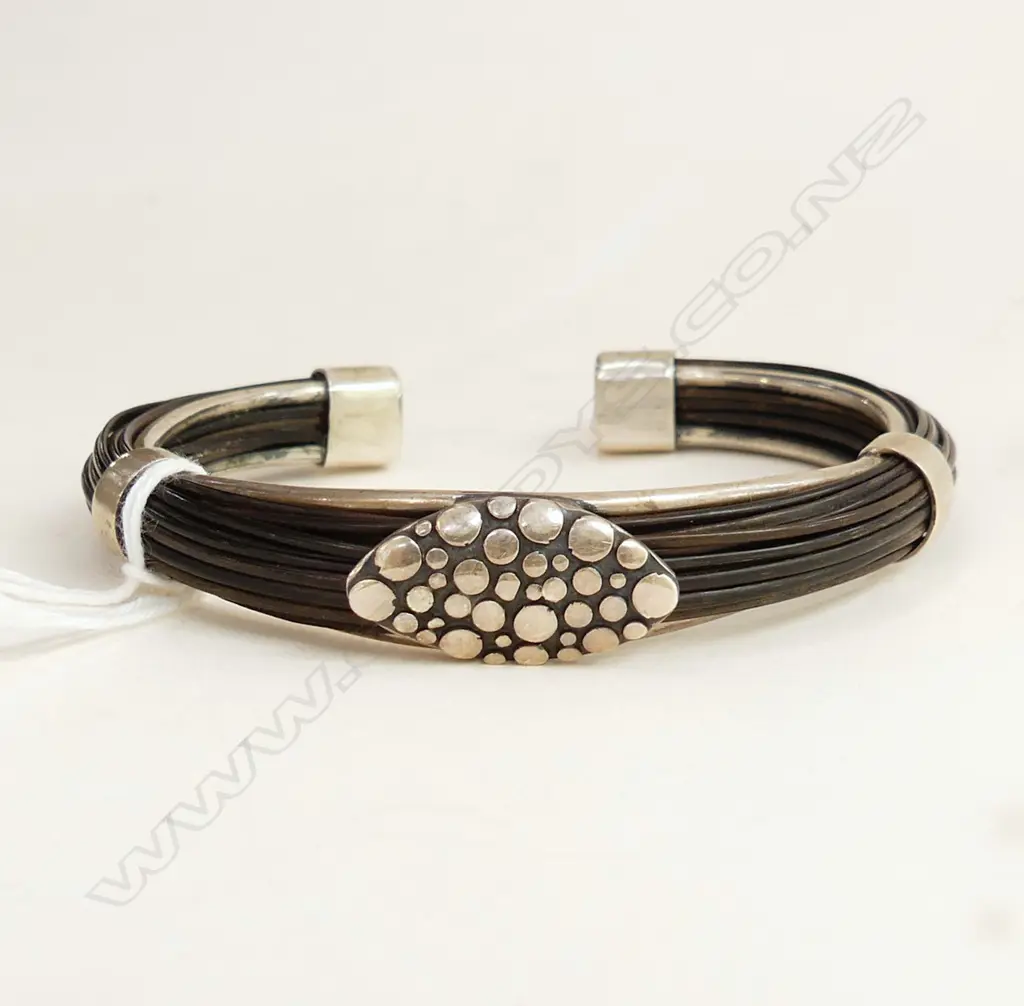 AFRICAN SILVER & NATURAL FIBRE BANGLE Image 1++