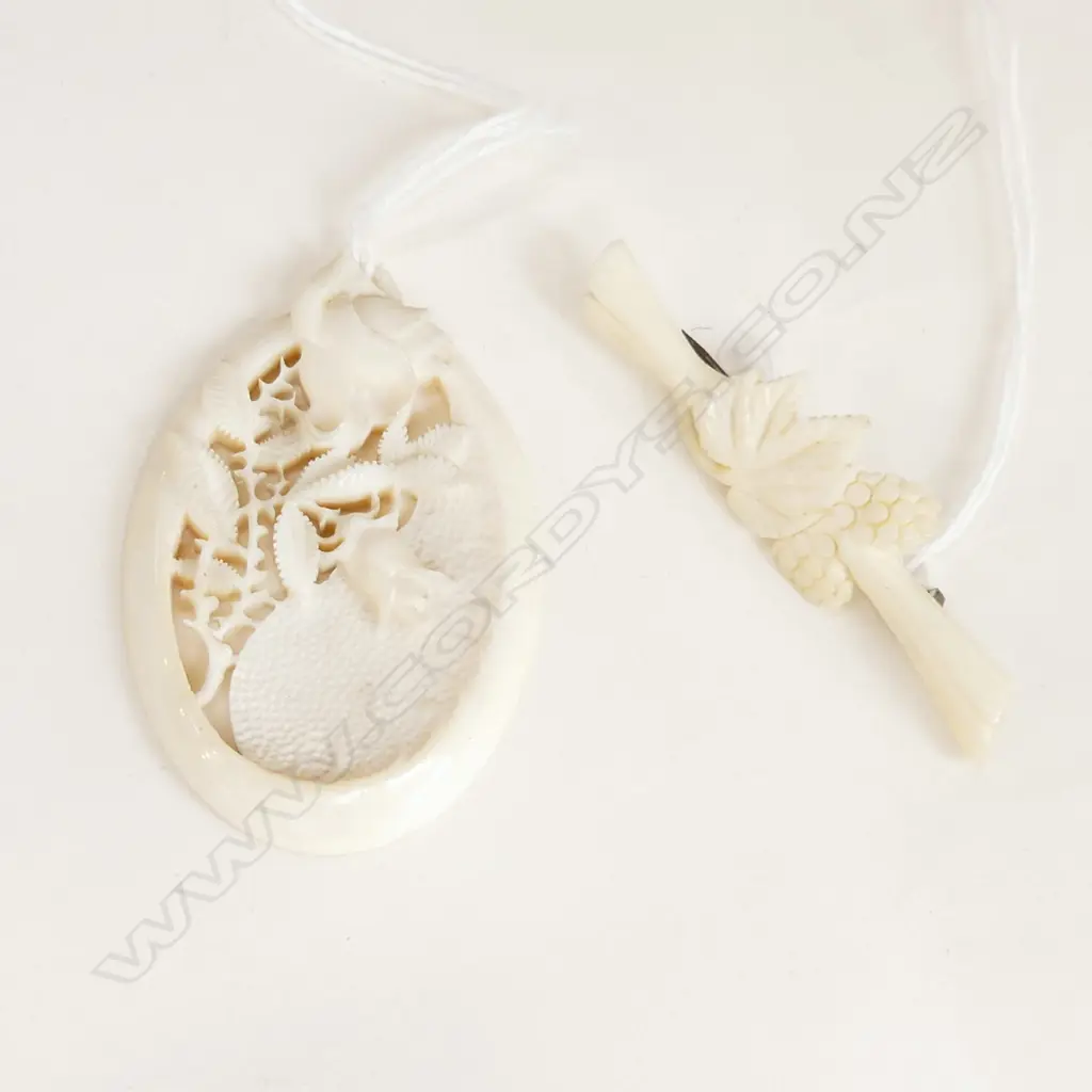 2 PCS, 1 IVORY PENDANT, 1 BONE BROOCH Image 1++