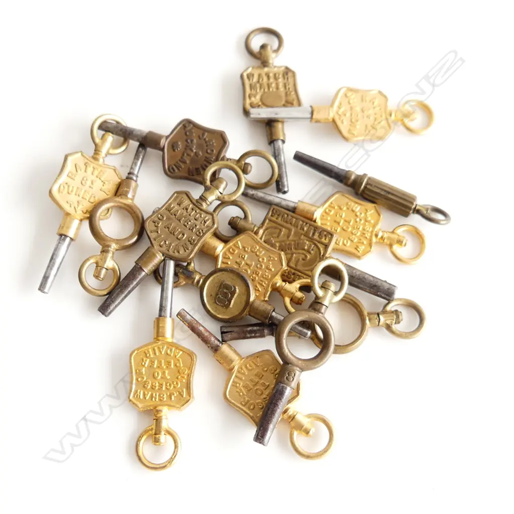 BAG LOT 15 POCKET WATCH KEYS Image 1++