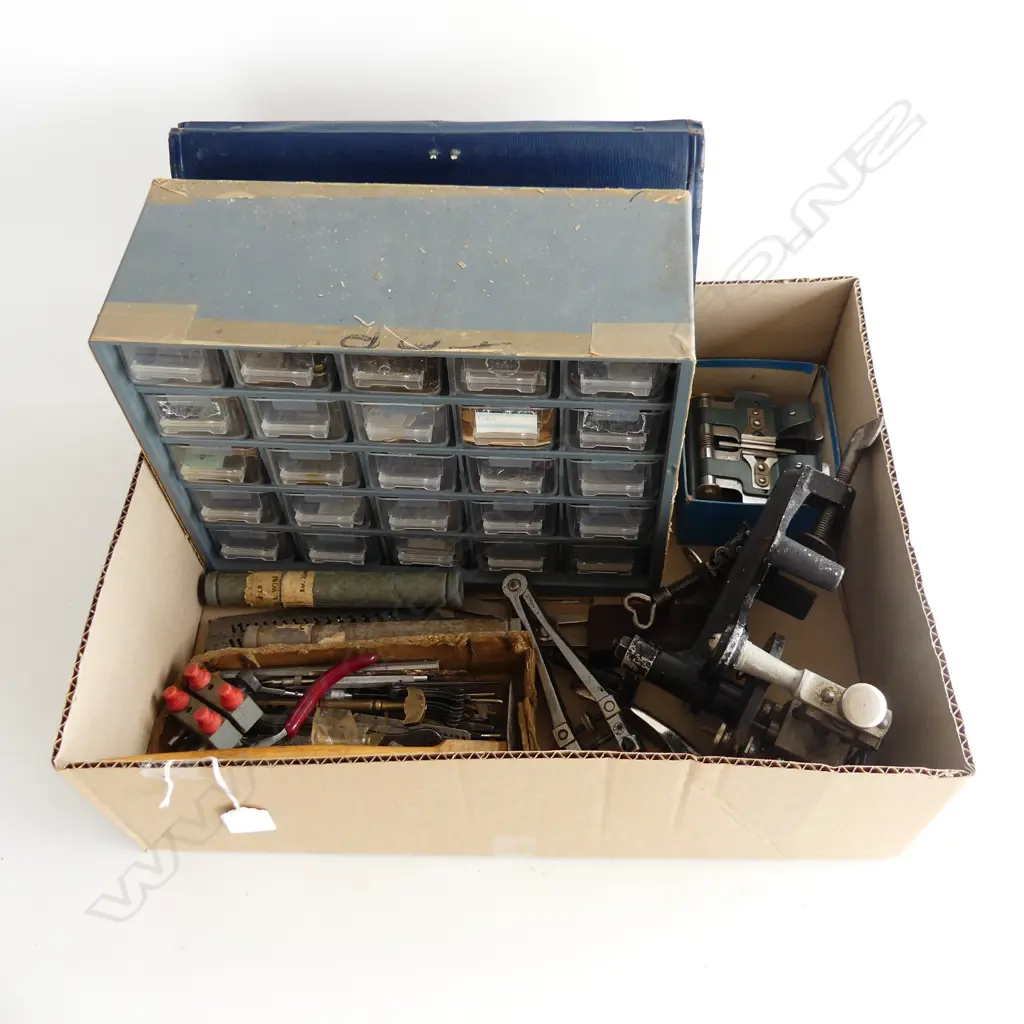 SMALL BOX WATCH MAKERS TOOLS & WATCH PARTS Image 1++